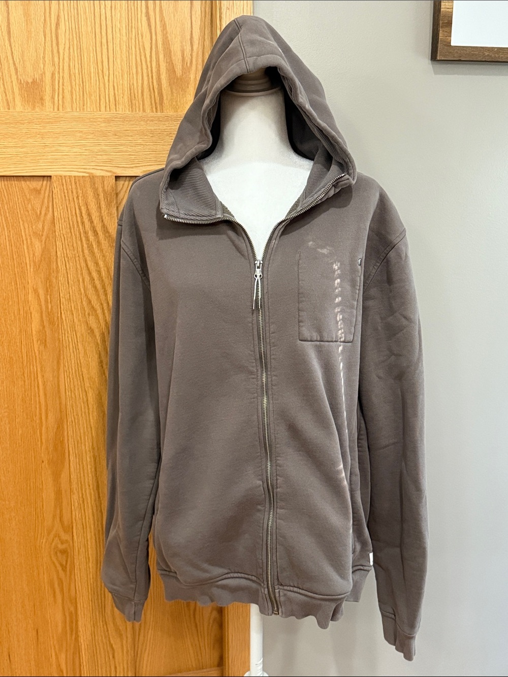 Vuori Men's Zip-Up Hoodie in Taupe